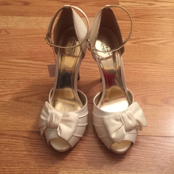 Unforgettable Moments Open toe Heels w/bow Sz. 7.5 - Picture 1 of 8